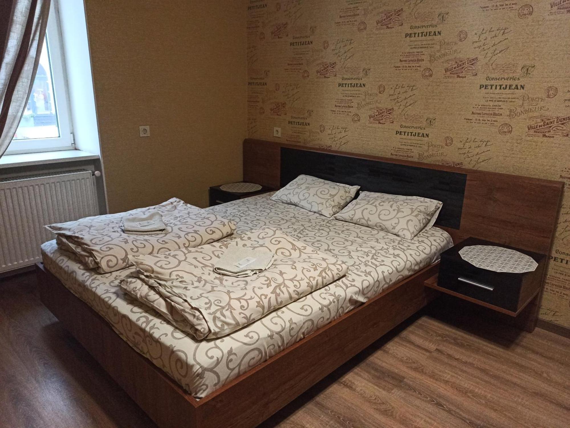 Hostel Q ,15 Хв До Жд Вокзалу Lviv Exteriör bild