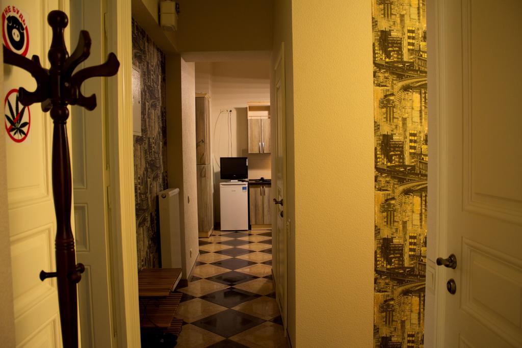 Hostel Q ,15 Хв До Жд Вокзалу Lviv Exteriör bild